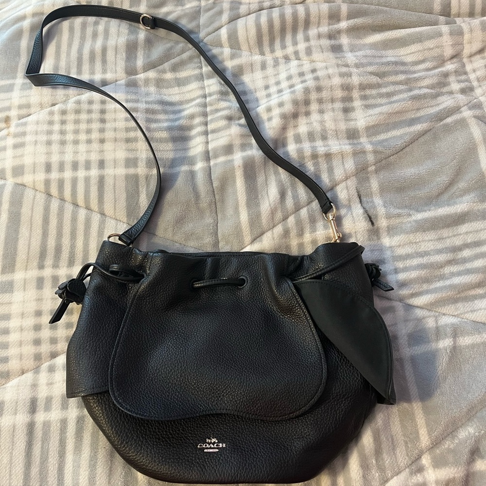 COACH  F11807 PETAL DRAWSTRING-black leather cross bodyshoulder handbag tote